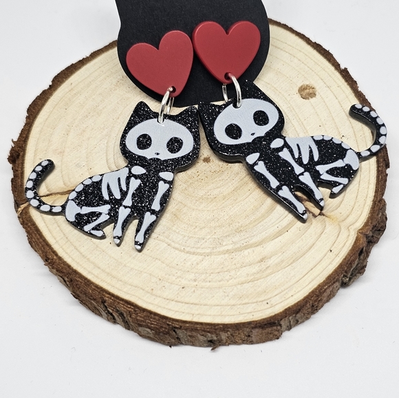NEW Handmade Black Skeleton Cat Dangle Earrings Halloween Red Heart Spooky Studs - Picture 3 of 4